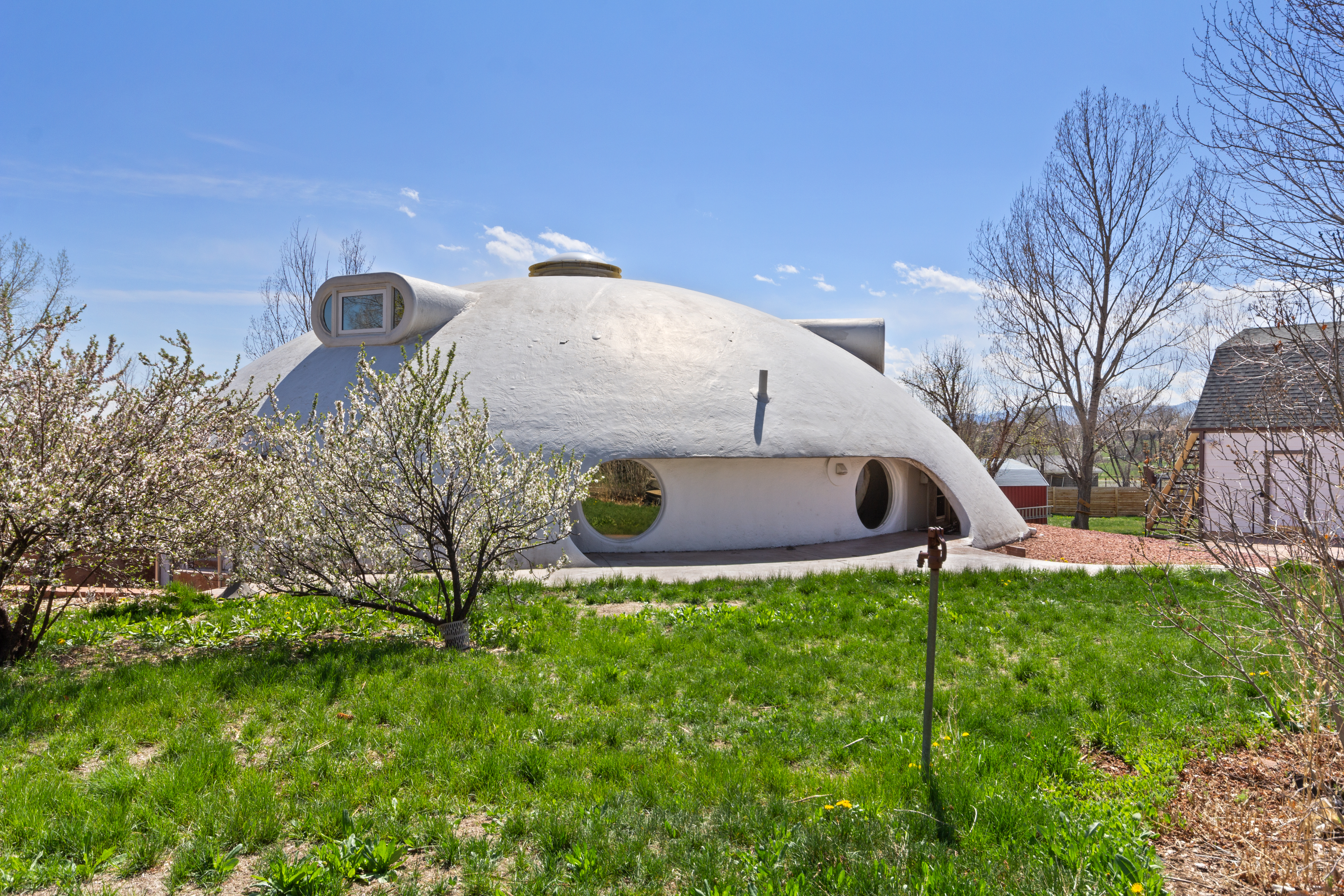 arvada-colorado-spaceship-dome
