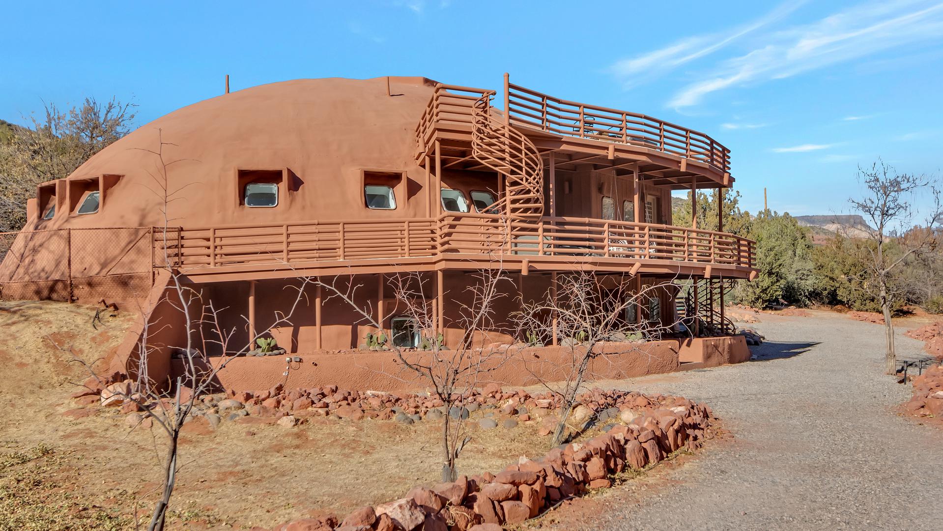 Red rock coated Monolithic Dome home