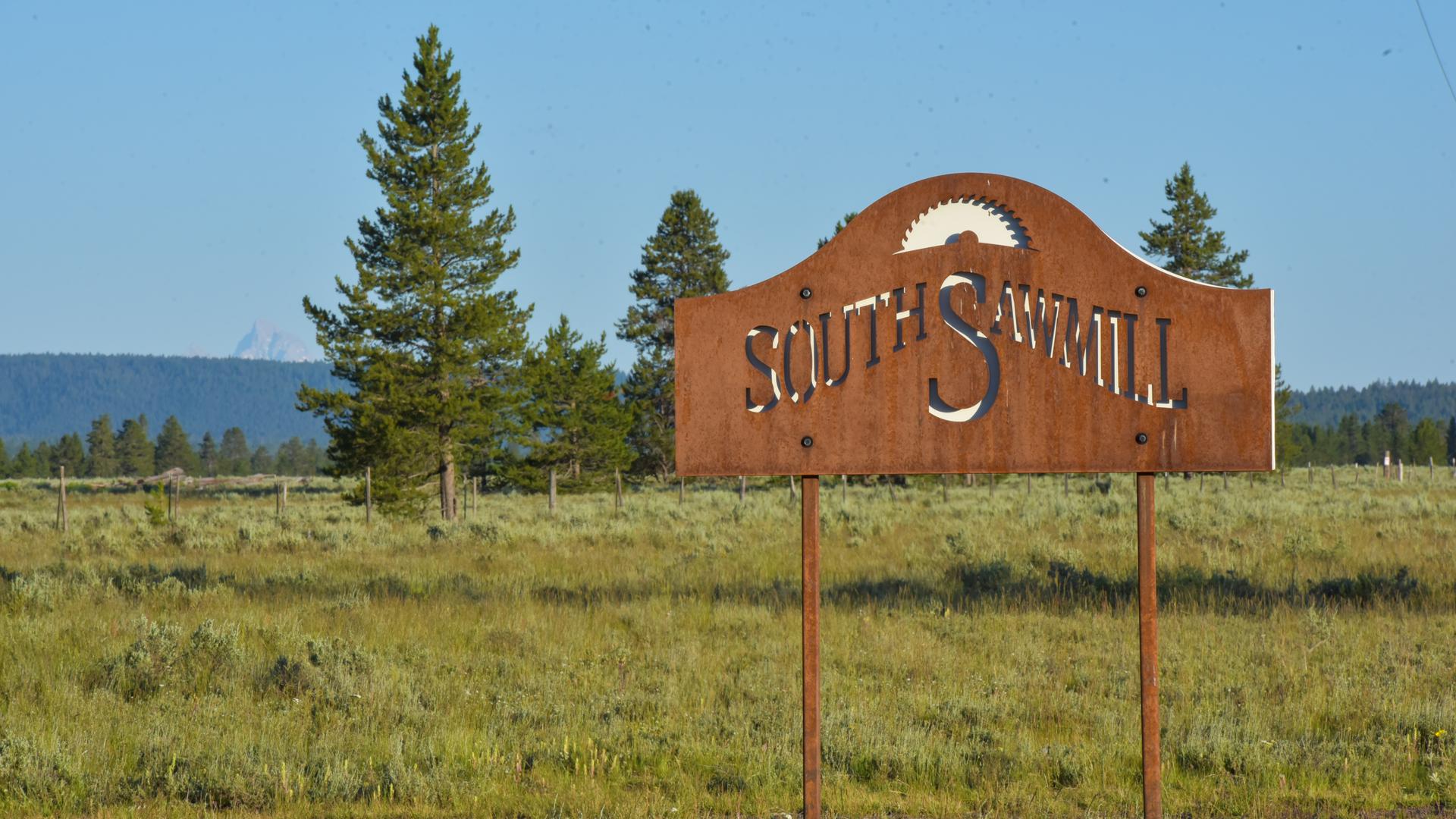 The South Sawmill lodge sign.
