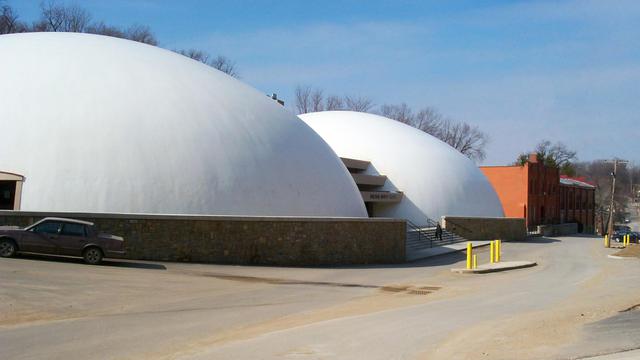 The double dome complex and main entrance.