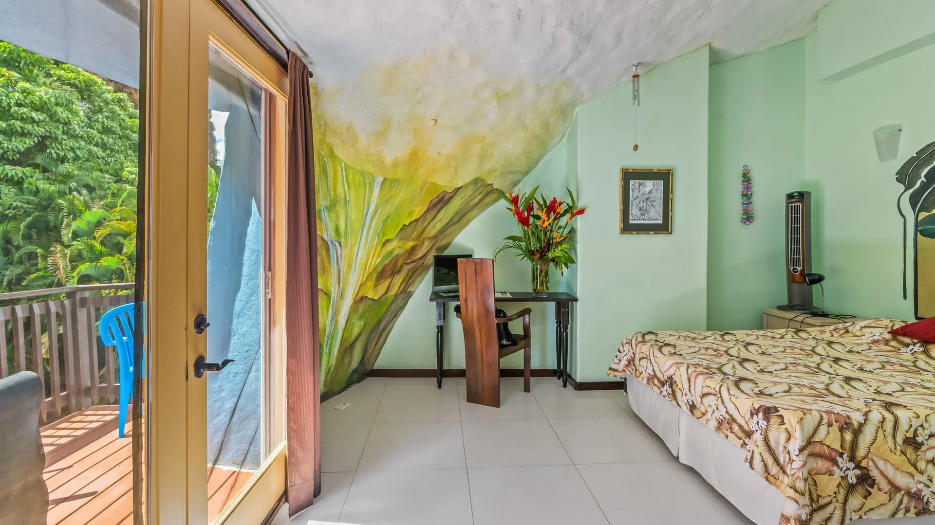 The small lanai from the second bedroom.