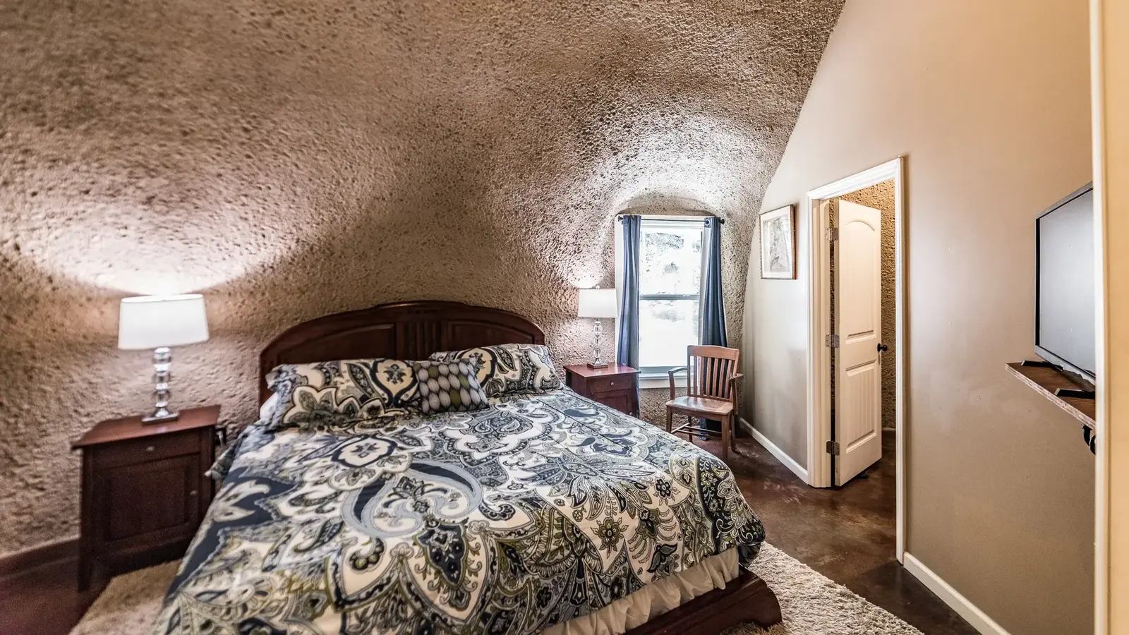 The main bedroom.