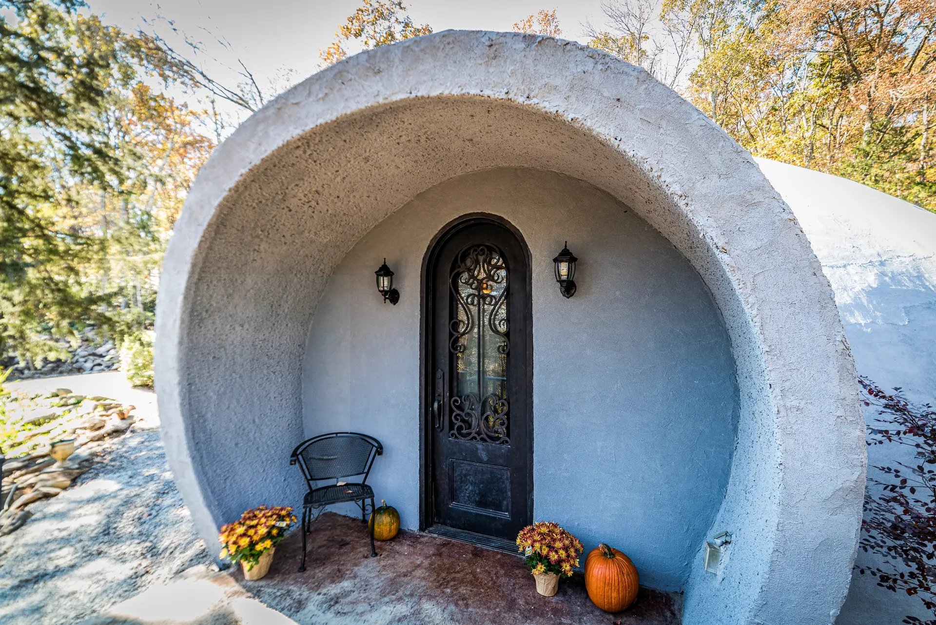 Rounded archway and rounded door.