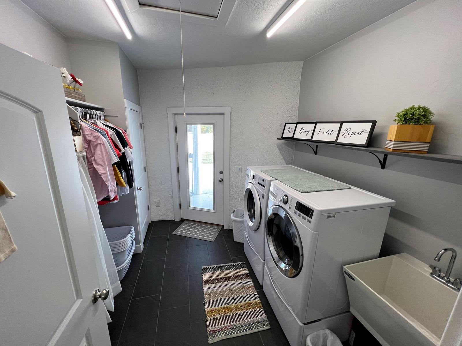 Laundry room design details.