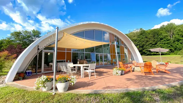 Outdoor Dining.