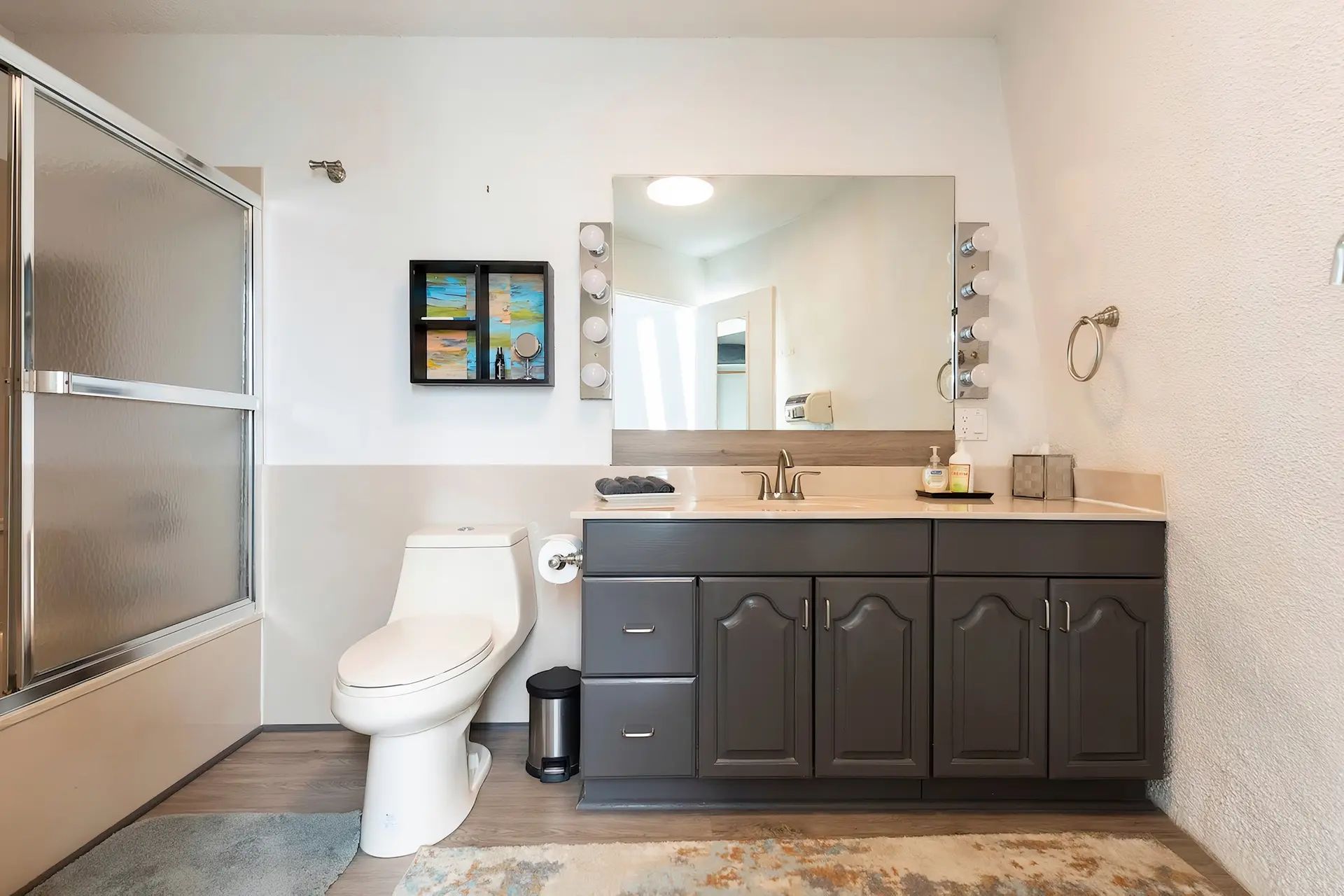 Guest Bath.