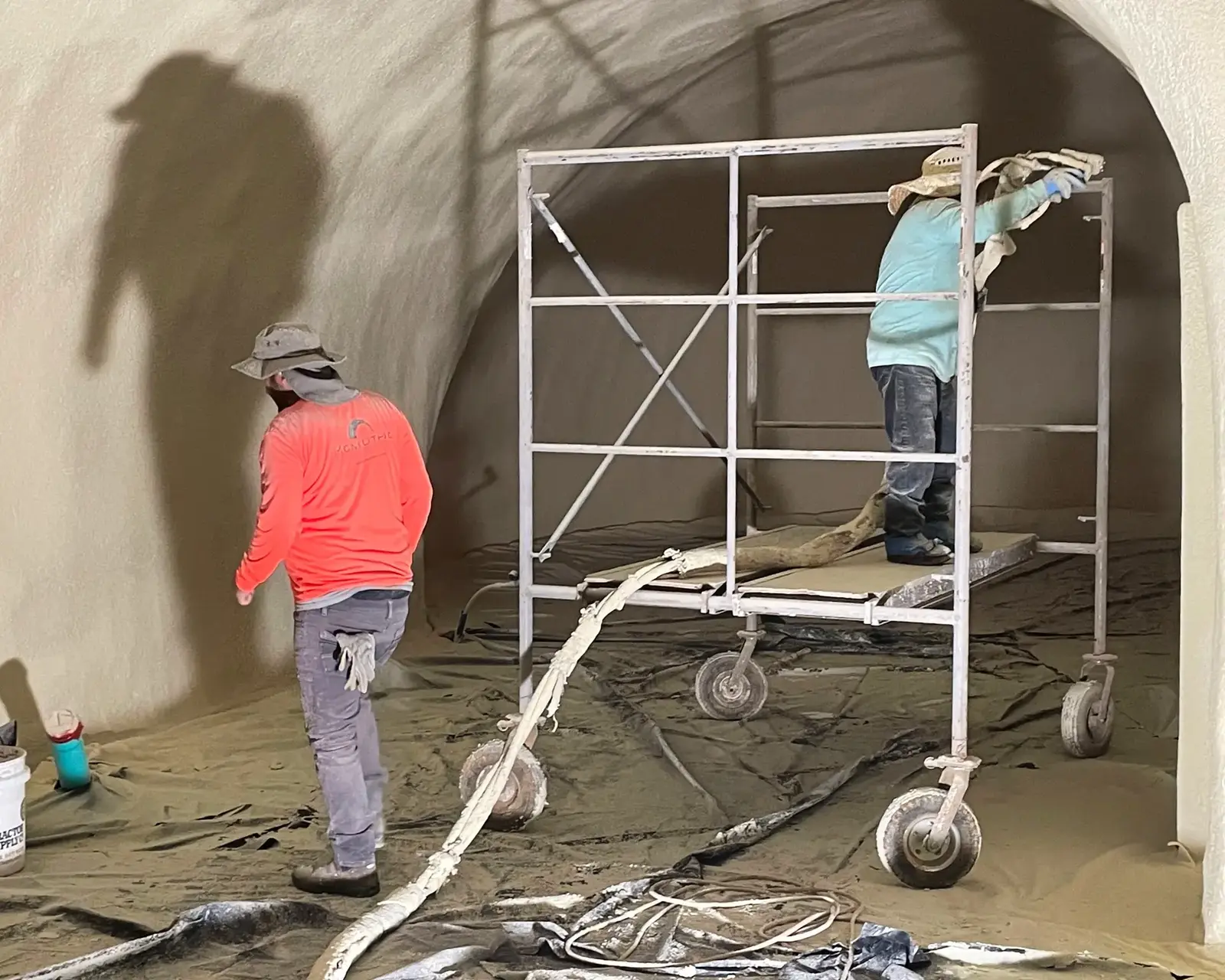 Spraying Foam Spraying Foam.