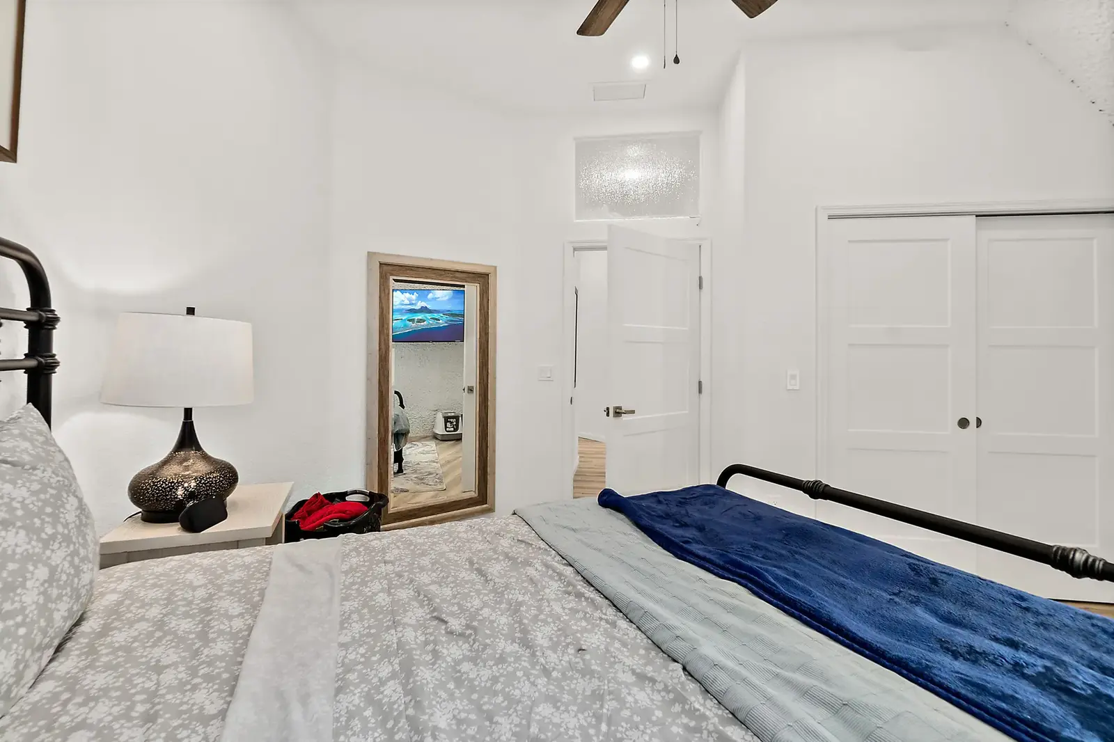 Guest Bedroom.