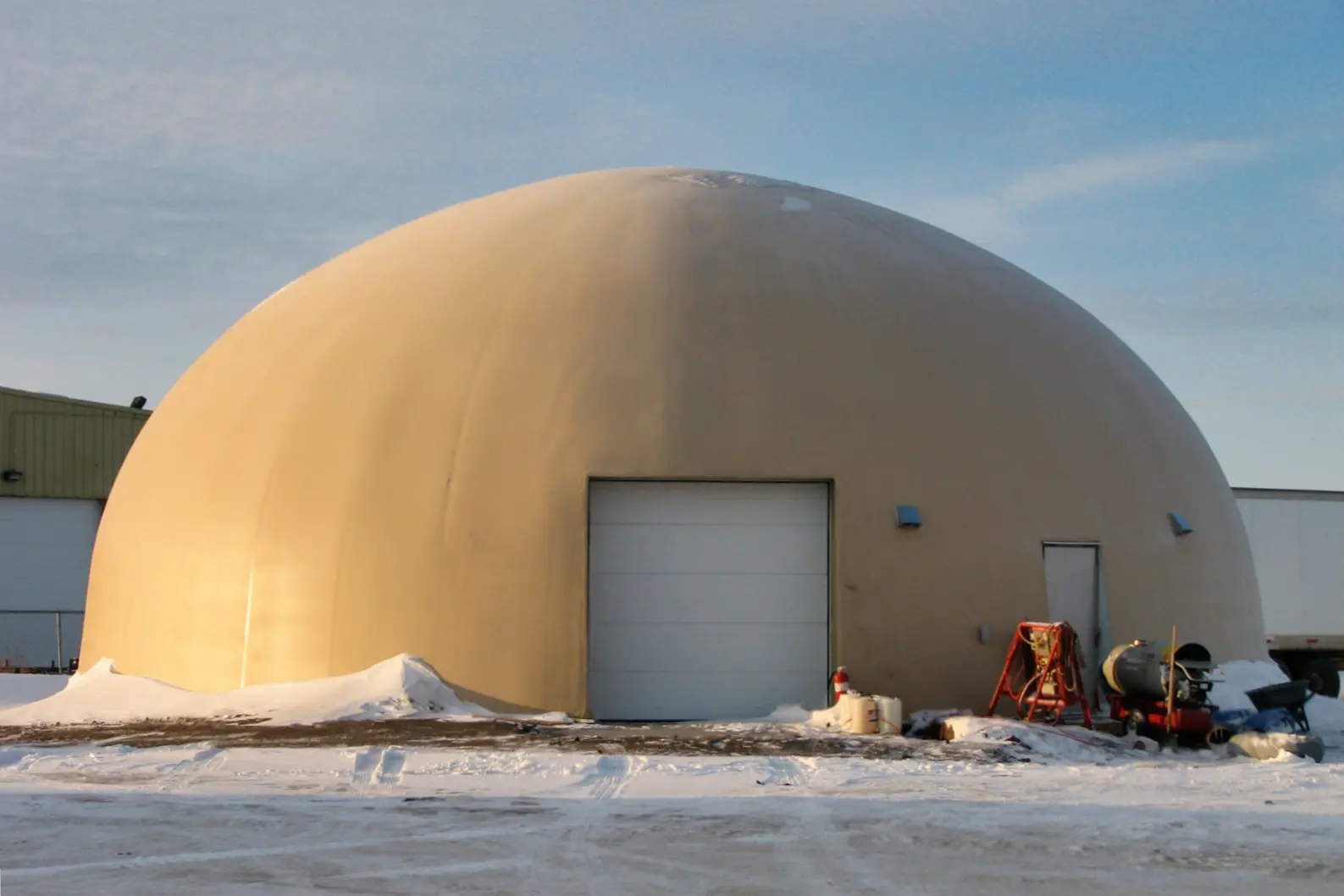 Heated Monolithic Dome Shop.