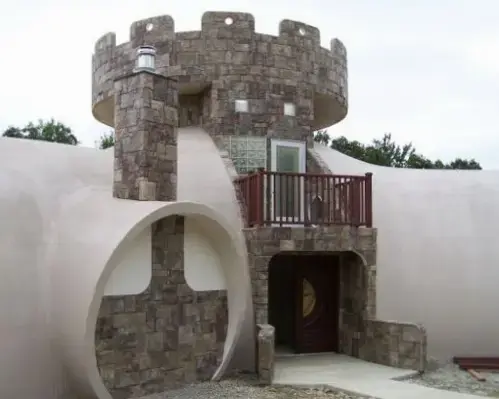 Almost a Barrel Vault on this Ohio Home Almost a Barrel Vault on this Ohio Home.