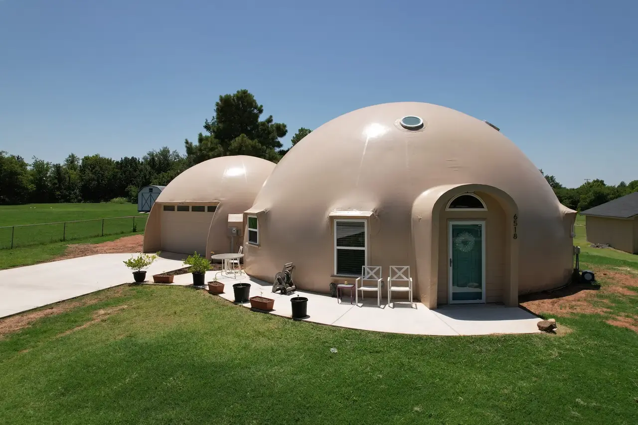 Double-Dome Home in Oklahoma City Double-Dome Home in Oklahoma City.